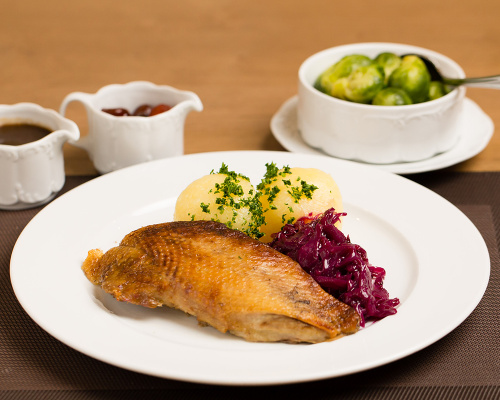 Gänsebrust mit Beilagen 